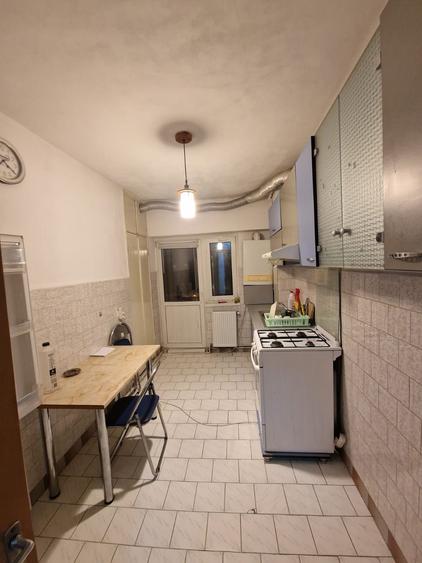 Se vinde apartament decomandat doua camere pret 85000 euro negociabil - 3
