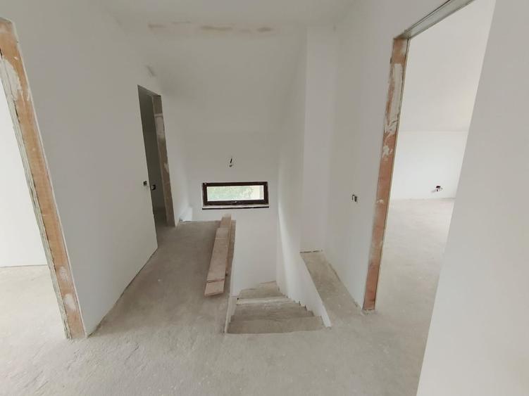 Casa 5 Camere, 385 mp Teren, 10 Min Blv 1 Mai - 8