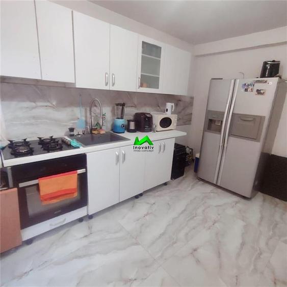 Casa de inchiriat 4 camere muncitori Sura Mare - 3