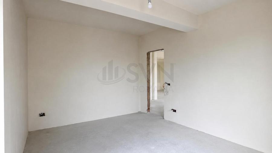 Apartament cu 3 camere semidecomandat în Ștefan cel Mare