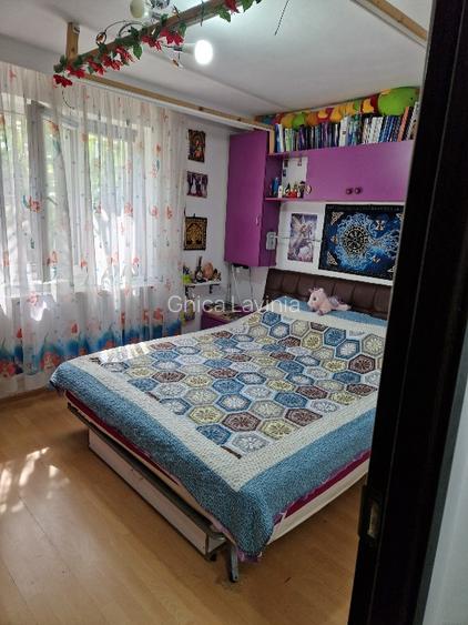 Vand apartament cu 2 camere