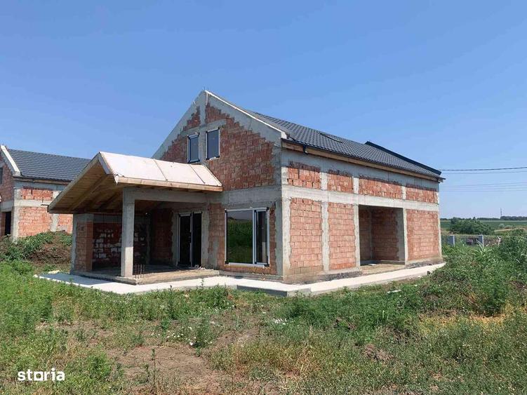 Casa la rosu de vanzare in Aroneanu, Iasi cu 750mp teren. - 4
