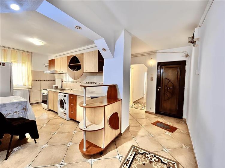 Apartament Decomandat cu 3 Camere si 2 Bai in Racadau - 3