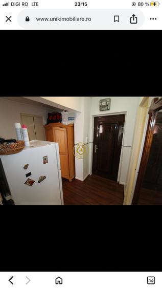 Vând apartament cu o camera zona centrala  - 1