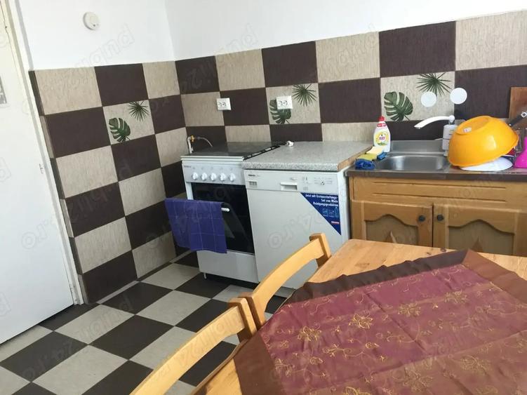 Apartament 2 camere, 78 mp , zona Pia?a Catedralei Arad Paro?eni Academia Teologica - 1