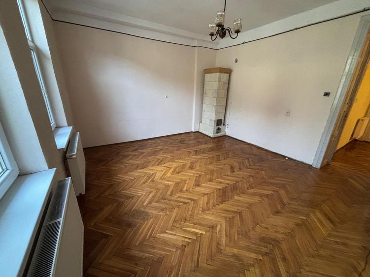 Vanzare apartament cinci camere vila D+P+2 Medicina Cotroceni - 11