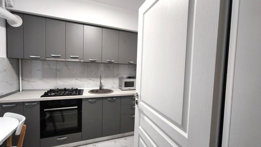 Apartament 1 camera mobilat, etaj 1, bloc NOU, statie autobuz CUG - VA - 5