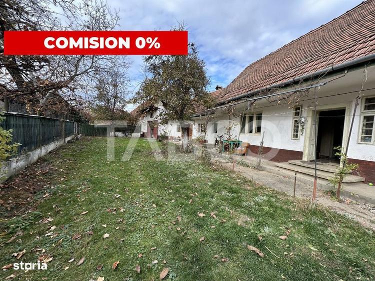 Casa cu gradina 3 camere anexe gospodaresti 5702 mp teren in Gura Vaii - 1