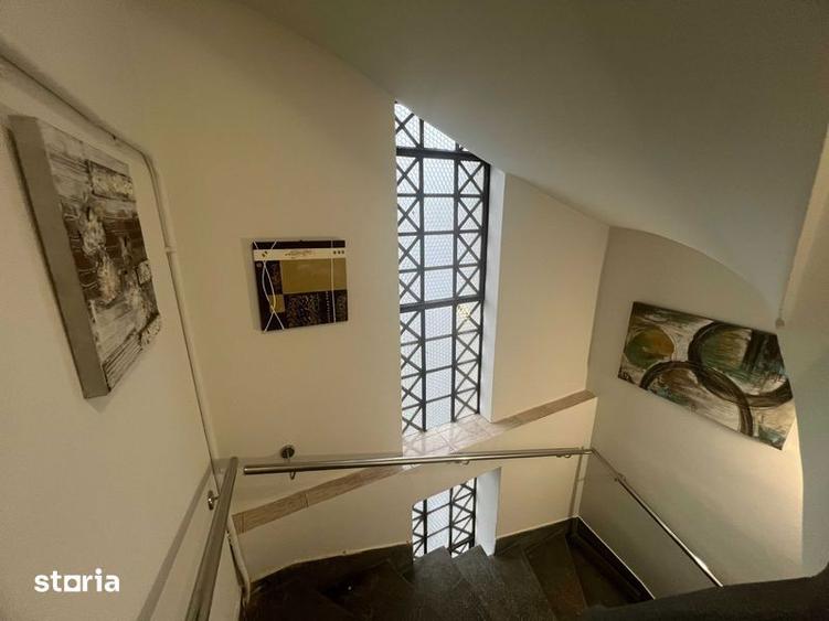 Apartament cu 3 camere semidecomandat în Colentina