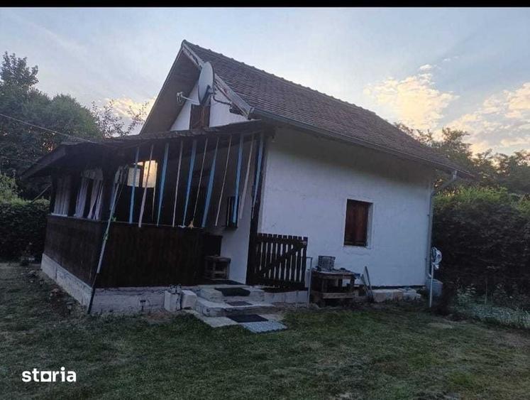 Casă cu 2 camere cu Teren 25 Mp în Central