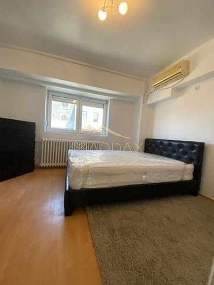 Apartament spațios cu 4 camere, vedere spectaculoasă către Palatul Parlamentului - 8