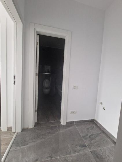 Decebal - Unirii -  Bloc nou - Apartament 3 camere - terasa - 2 grupuri sanitare - 12