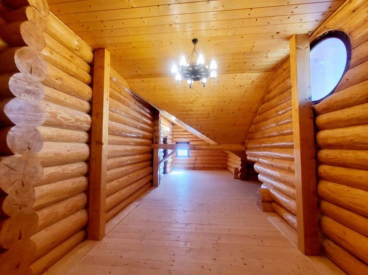 Vila superba din busteni si piatra pentru cei care doresc sa iasa din tipare ! - 8