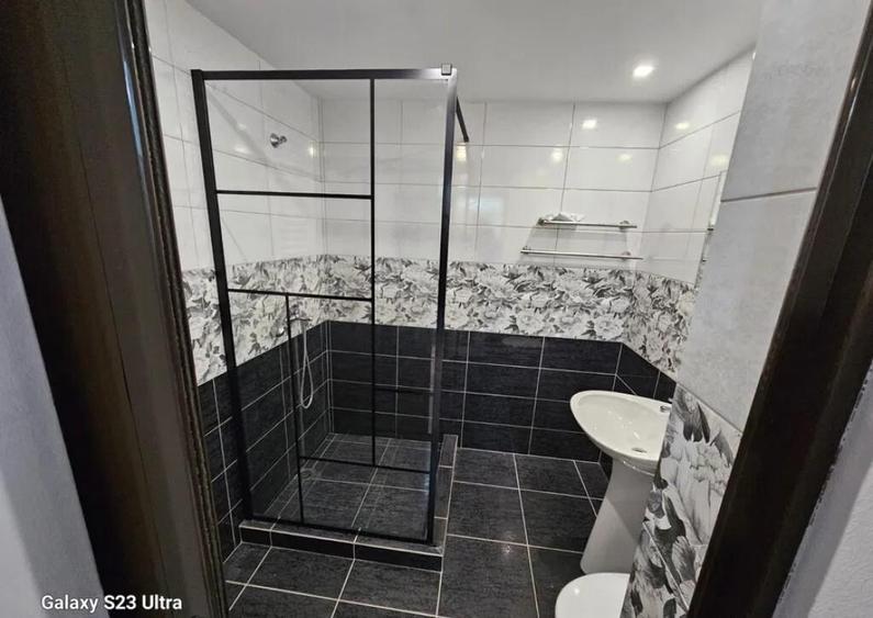 Apartament cu 3 Camere Decomandate-Parter-Zona Burdujeni-CuzaVoda 2 - 3