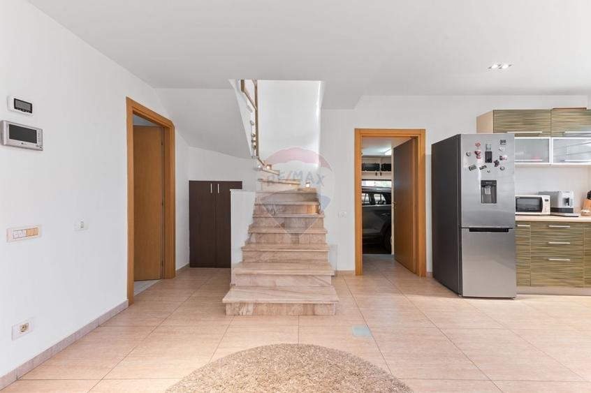 CASĂ / VILĂ PREMIUM DE VÂNZARE ÎN OTOPENI - 31