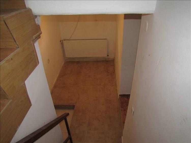 Casa singur in curte, central,  zona Stefan Cel Mare - 12