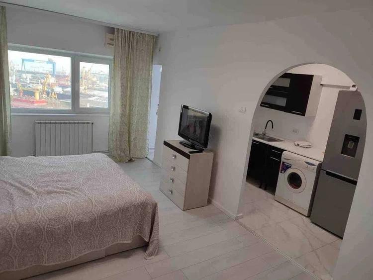 Garsonieră de vânzare cu vedere superbă către mare și port – zona Garii - 2