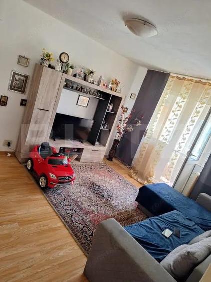 Apartament 3 camere, 52 mp, zona Micro 3 - 3