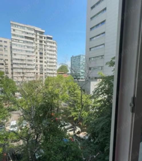 Apartament cu 4 camere decomandat, 90 mp, zona Titulescu - 10
