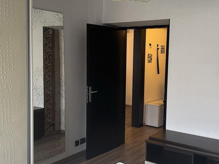 Unirii BULEVARD STRADAL decomandat,balcoane,loc parcare,se vinde mobilat utilat. - 16