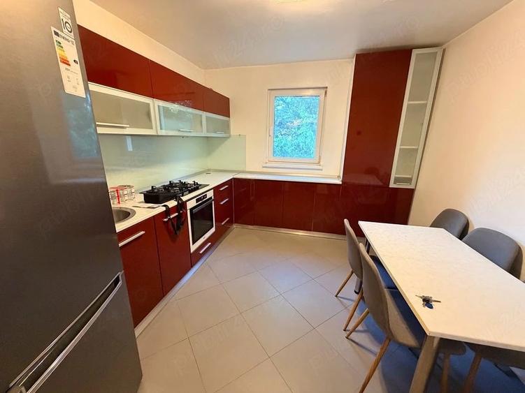 Inchiriez Apartament 3 camere decomandat mobilat si utilat - 8