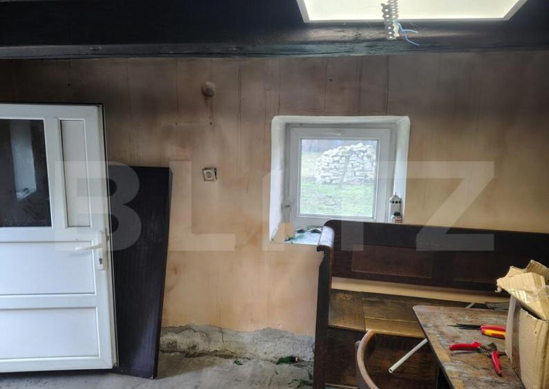 Casa ?araneasca cu 180 mp utili ?i teren de 1360 mp, A - 12