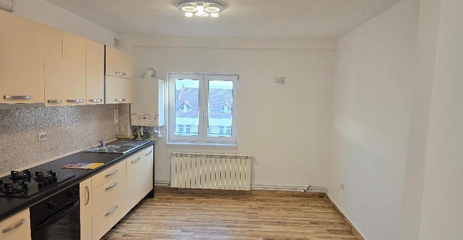 Vand apartament 4 camere decomandat in Deva, zona 22 Decembrie - 3