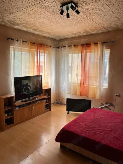 Vand casa cu etaj si teren - 2