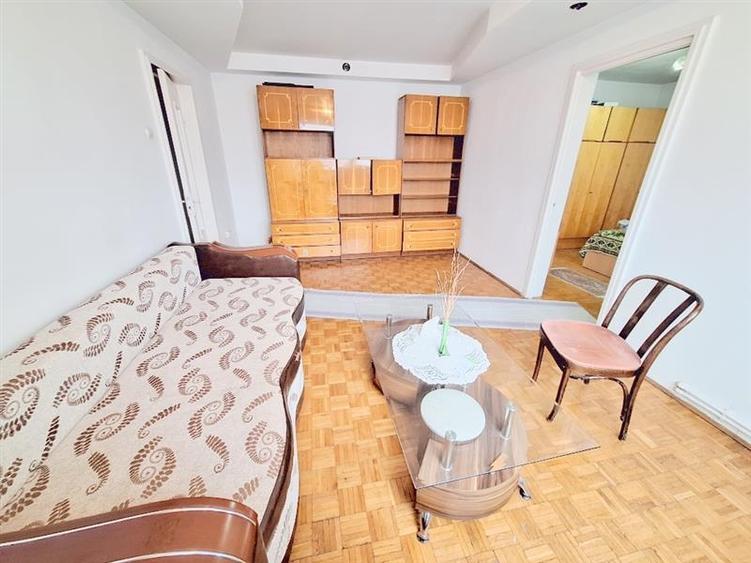 Apartament 3 camere de vanzare  Centru, Str. 9 Mai - 3