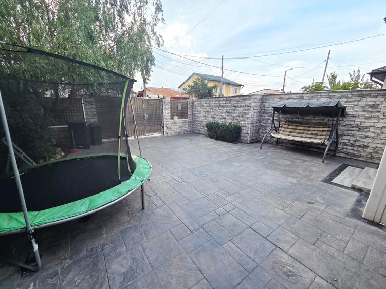 Voluntari, Andronache, vila P+1+M renovata, curte amenajata - 29