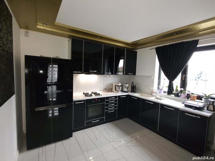 Casa cu etaj ?i doua garaje incluse - 6