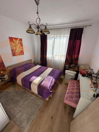 Apartament cu 3 camere semidecomandat, mobilat în Dacia