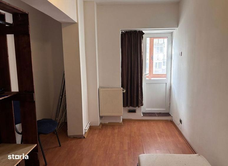 3 camere decomandat Gara 71 mp et. 1 bloc 1982 Cod:162057 - 2