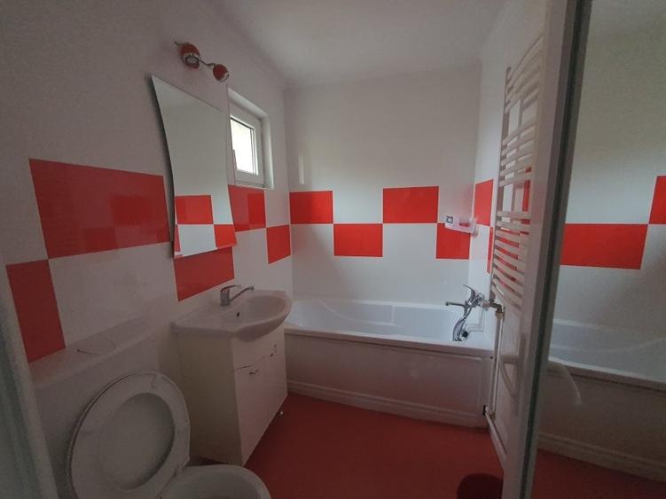 Apartament cu 3 camere, decomandat, zona Tomis III centrala pe gaz - 12