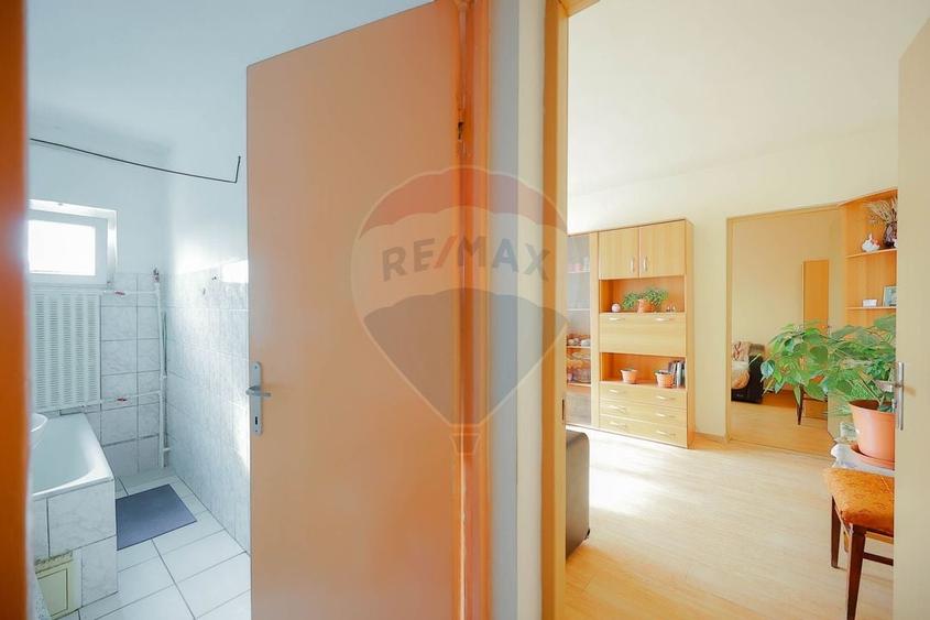 De vanzare apartament cu 2 camere zona Iosia - 9