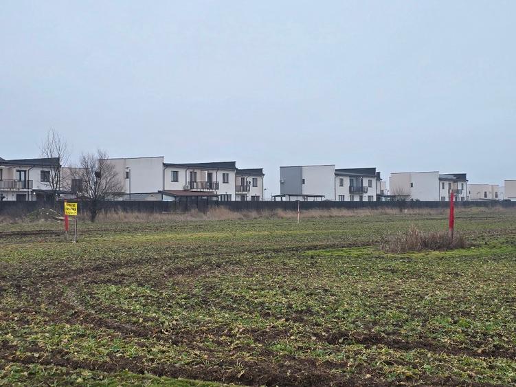 De vânzare teren zona Cart Florilor si Hatz - 3