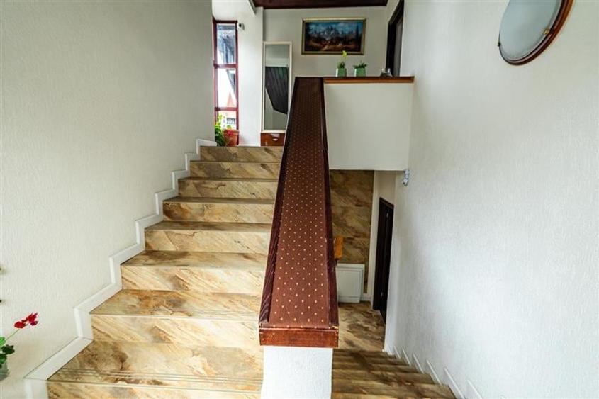 Resedinta speciala, in inima statiunii Poiana Brasov, cu terasa si locuri de par - 14