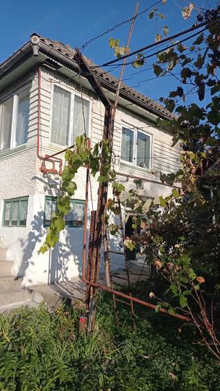 Vand casa ?i teren in Mo?aieni, DB, la 100 km de Bucure?ti - 1