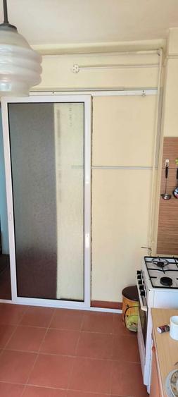 Apartament 2 camere + balcon, et. 3/4, zona linistita langa scoli si piata Campina! - 2