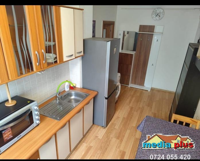 De închiriat – Apartament 2 camere, Centru - 6