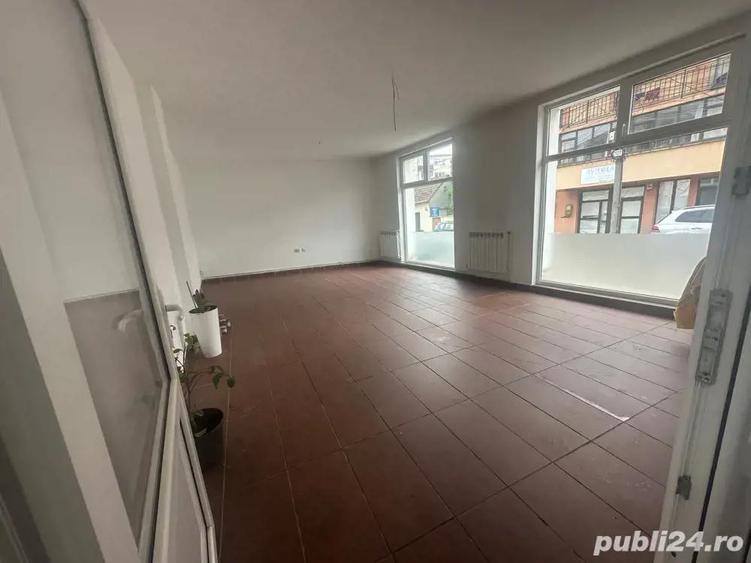 Casa cu Spatiu Comercial - 3
