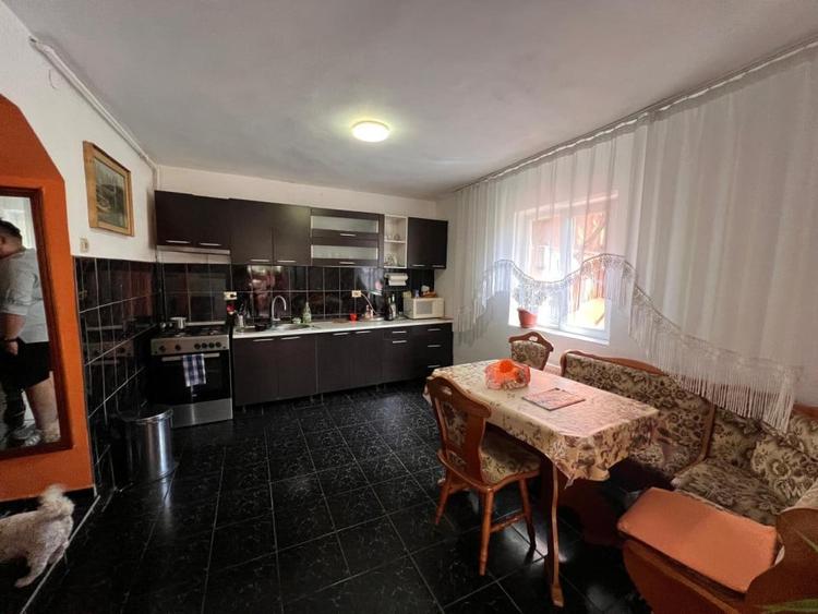 Casa cu 3 camere plus 2 anexe, 120 MP + Teren 200 MP, Gruia - 4