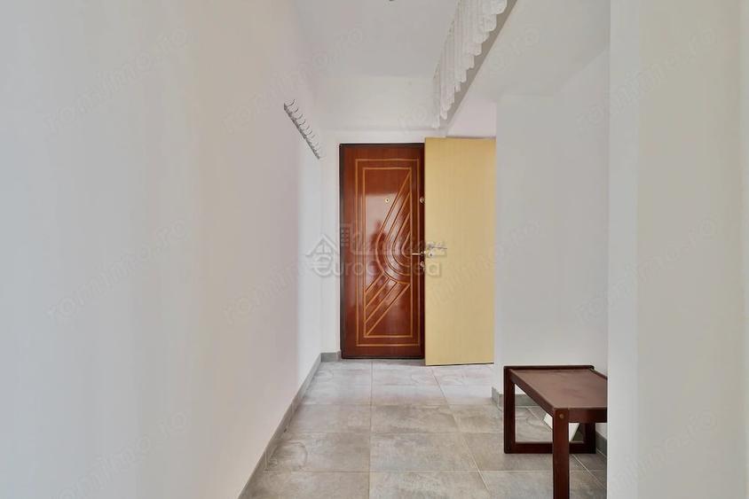 Apartament cu 2 camere semidecomandat în Est