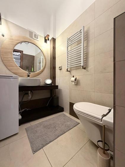 Apartament cu 2 camere decomandat în P-ța Dorobanți