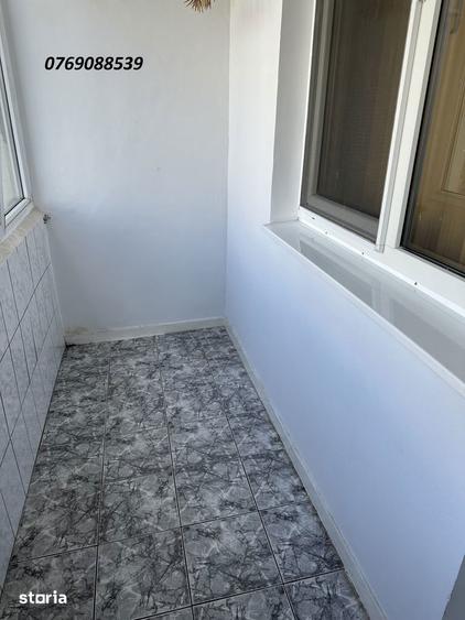 Apartament cu 3 camere decomandat în Drumul Taberei