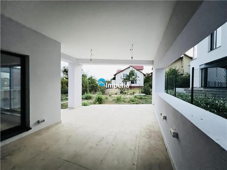 Persoana fizica de vanzare doua VILE DE LUX cu vedere la lac CORBEANCA - 14