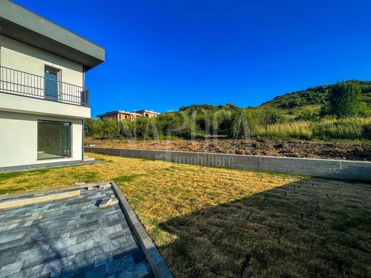 Casa 4 camere de vanzare in Floresti - 2