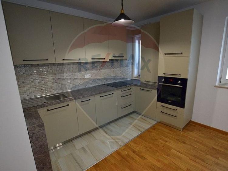 Apartament cu 2 camere semidecomandat în Borhanci