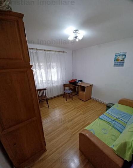 Apartament 3 camere, zona Buzaului etaj 2,stradal - 4
