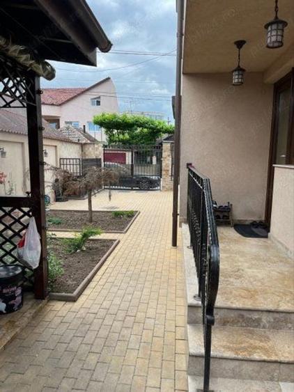 VILA P+1+M+POD ZONA BRATIANU - 2